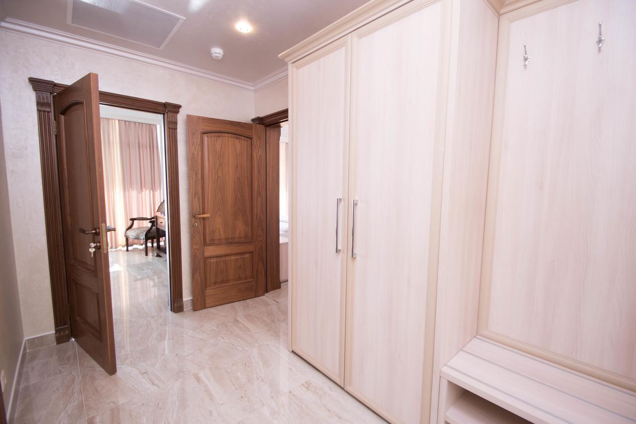Hotel Cheluskintsev Gagra Exterior foto