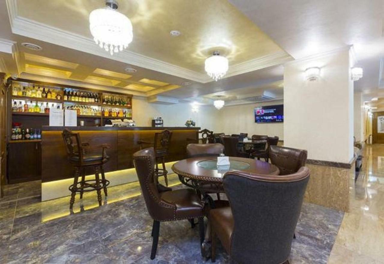Hotel Cheluskintsev Gagra Exterior foto